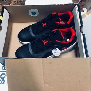 Nike Men’s Air Jordan 11 low top size 9